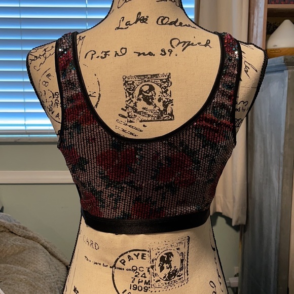 Sequin Rose Crop Top - Picture 3 of 7